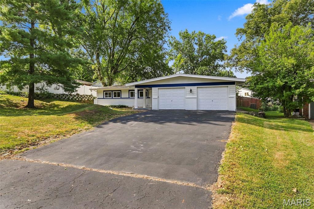 10 Montauk Dr, St. Louis, MO 63146

Welcome home to this spacious ranch offering nearly 1,900 square feet of comfortable one-level living! This 5-bedroom, 2.5-bathroom home is perfect for buyers who need room to spread out, work from home, or host family and friends.

Step inside to a versatile layout featuring a dedicated office space — ideal for remote work or a quiet study. With five generously sized bedrooms, there's flexibility for a growing family, guest rooms, or additional home offices.

Head outside to enjoy the large backyard, perfect for entertaining, gardening, or simply relaxing, plus a deck that's ready for summer barbecues and morning coffee. A 2-car garage provides plenty of storage and convenient parking.

This move-in ready ranch combines space, function, and comfort in a great St. Louis location. Don't miss your chance to make 10 Montauk Dr your new home — schedule your showing today!