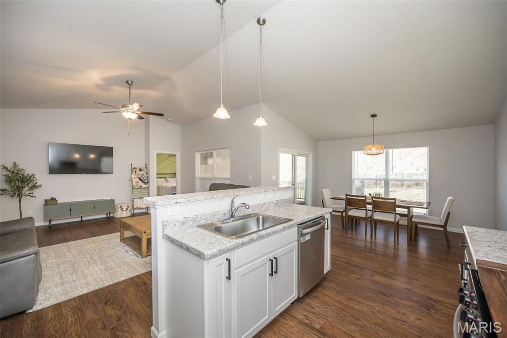 Arbors Of Rockwood Three The - Residential