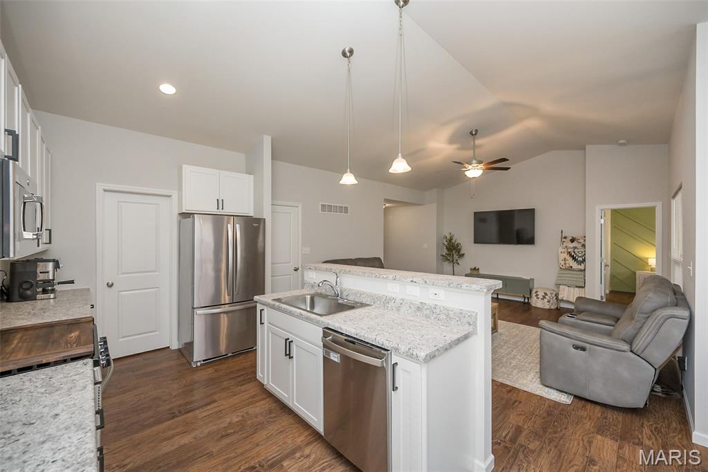 Arbors Of Rockwood Three The - Residential
