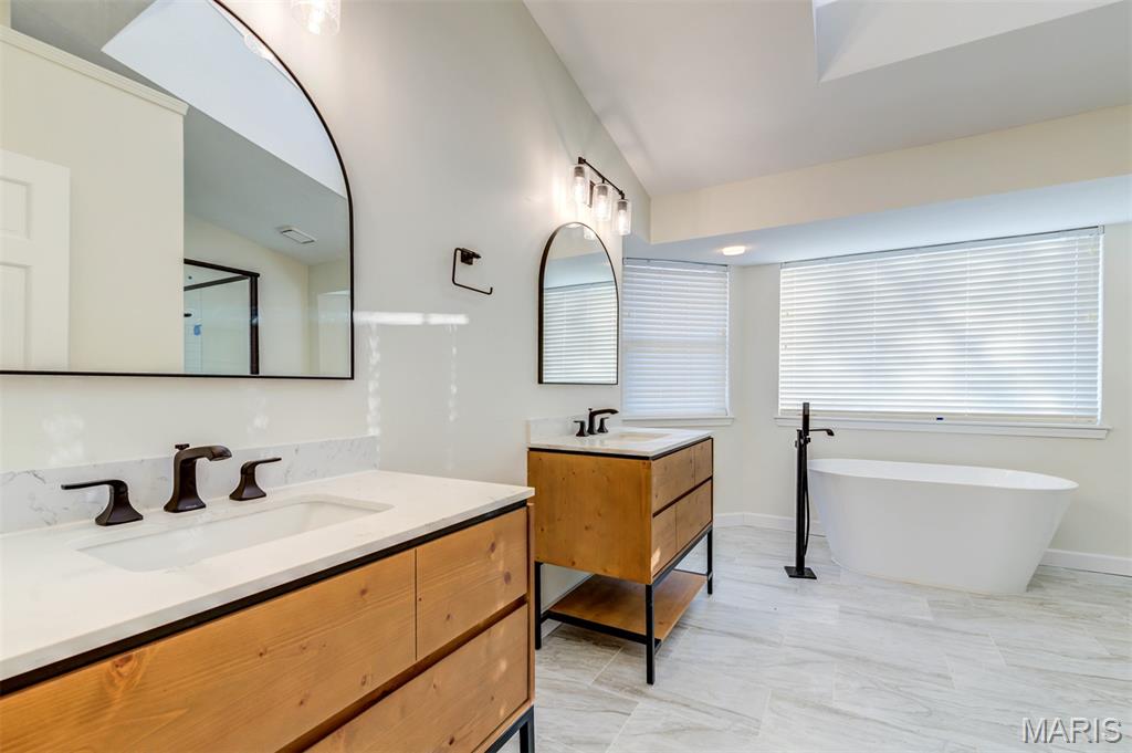 Estates At Lake Chesterfield The - Residential Lease