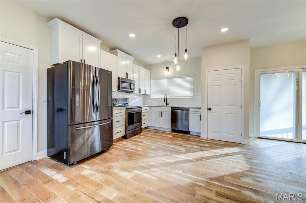 Estates At Lake Chesterfield The - Residential Lease