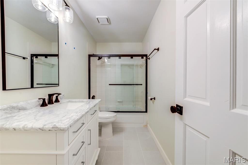 Estates At Lake Chesterfield The - Residential Lease