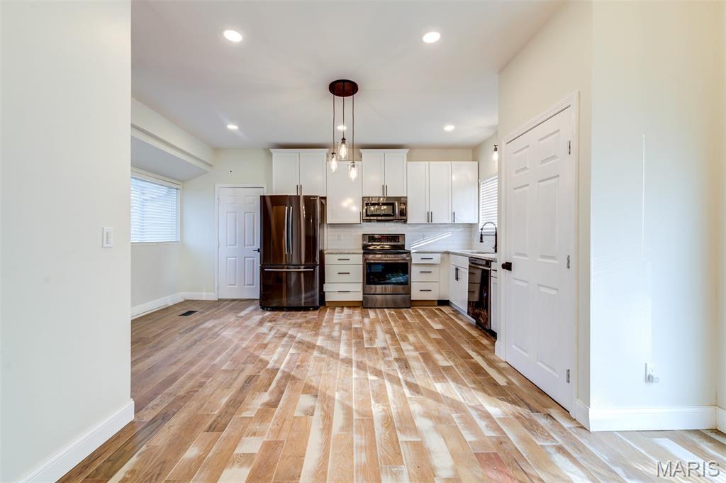 Estates At Lake Chesterfield The - Residential Lease