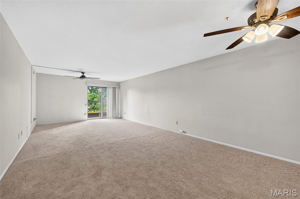 Coeur De Royale Ph 1 Condo - Residential