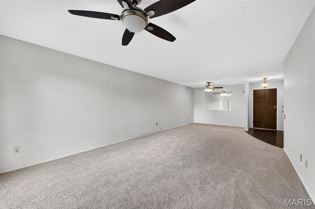 Coeur De Royale Ph 1 Condo - Residential