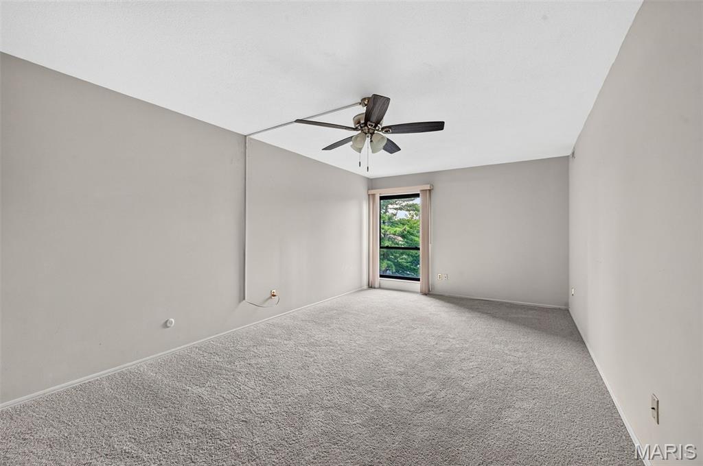 Coeur De Royale Ph 1 Condo - Residential