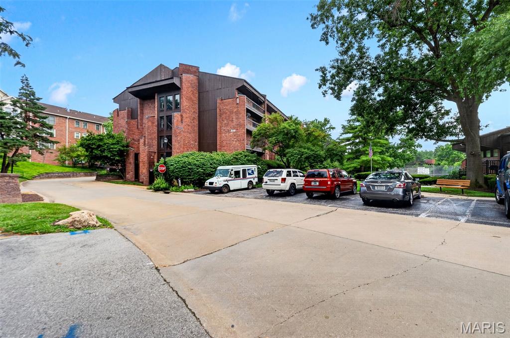 Coeur De Royale Ph 1 Condo - Residential