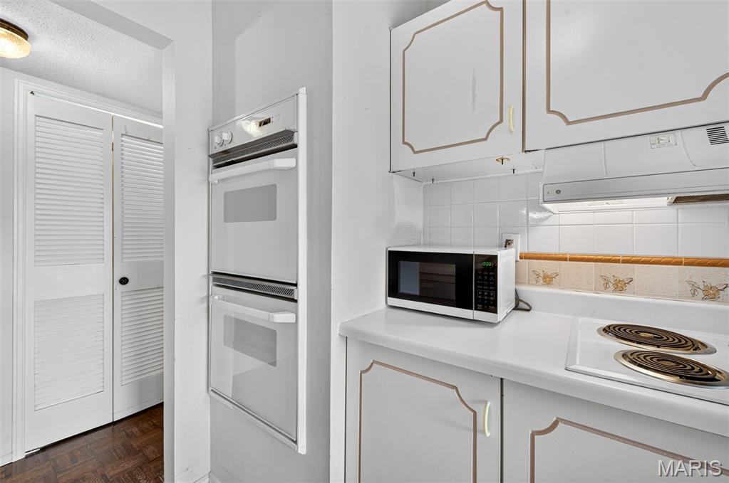 Coeur De Royale Ph 1 Condo - Residential