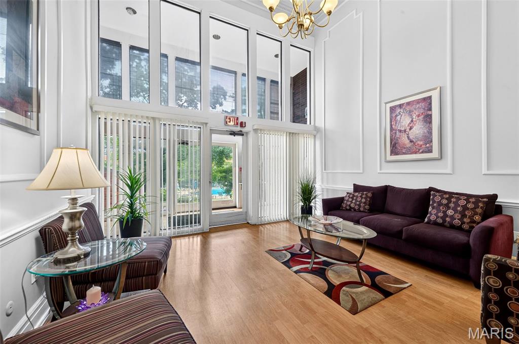 Coeur De Royale Ph 1 Condo - Residential