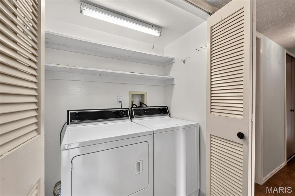 Coeur De Royale Ph 1 Condo - Residential