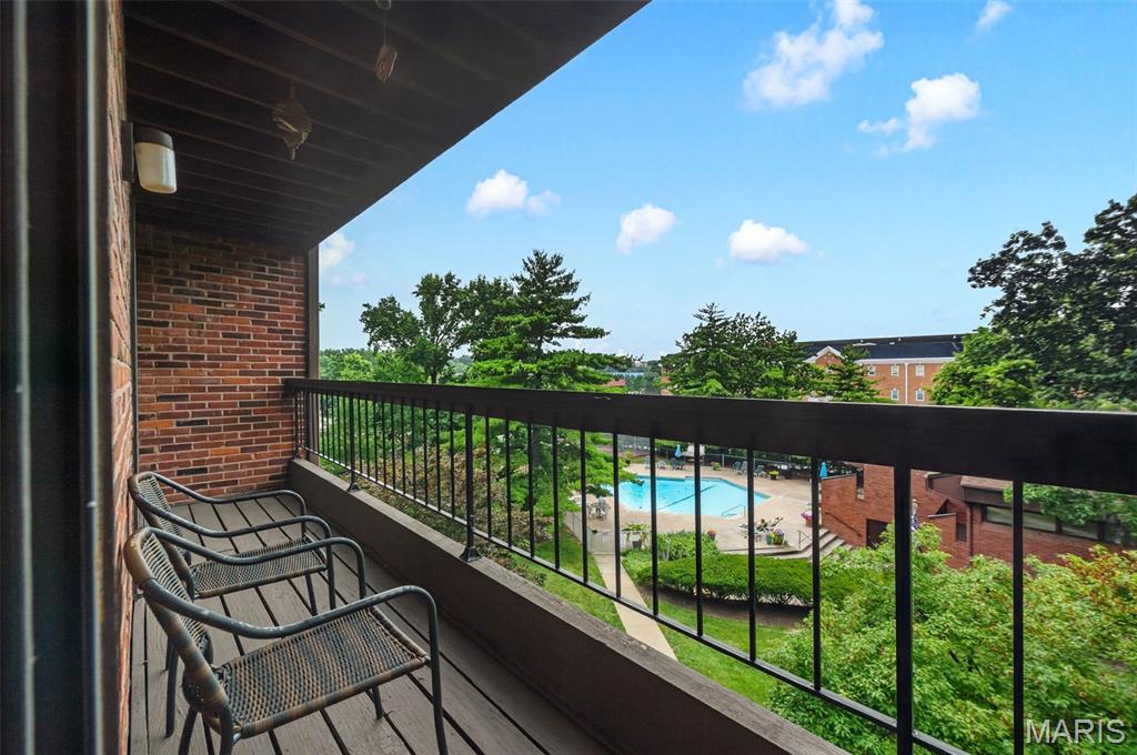 Coeur De Royale Ph 1 Condo - Residential