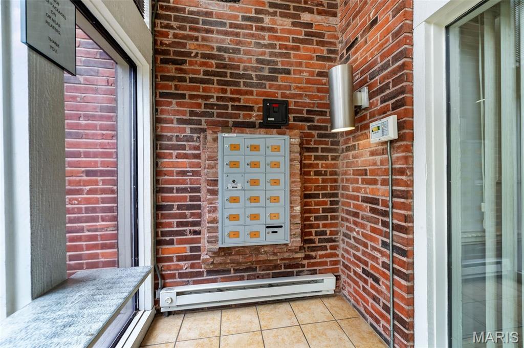 Coeur De Royale Ph 1 Condo - Residential