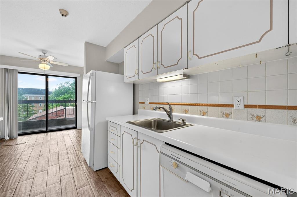 Coeur De Royale Ph 1 Condo - Residential