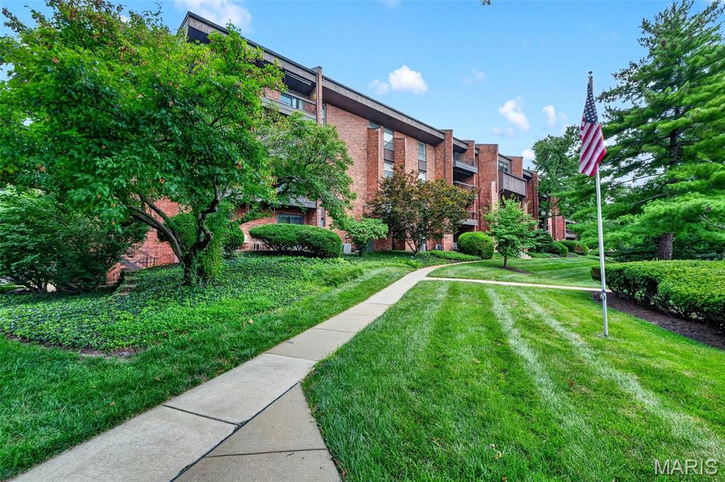 Nice 2-Spacious Bedrooms, 2 Full-Bath condo offers 1,380 sq ft of Living Space. Brand-New Carpet Throughout. Highlights are Newer Paint throughout, Large Living Room and Dining Space, Nice Kitchen with pantry. One assigned parking space (#35) in the secure underground garage, quick access to Olive Blvd and I-270, and a location close to shopping, dining, and everyday conveniences. Enjoy the secure building and welcoming community amenities including a pool, clubhouse, and tennis courts, along with the ease of on-site management and a well-cared-for property.  Refrigerator, washer, and dryer are included. 
AAA rated Parkway School District.