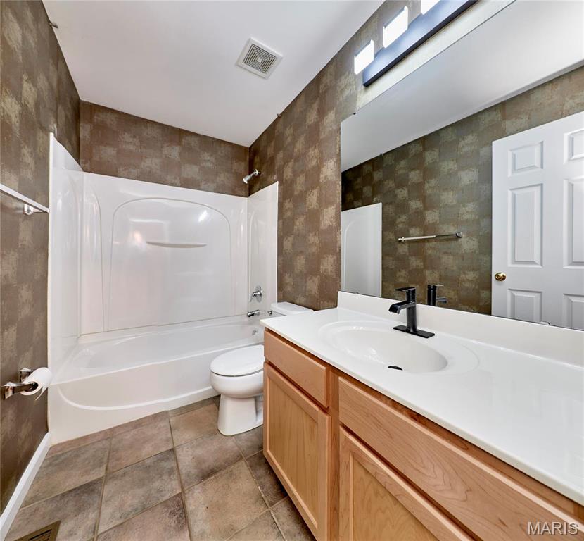 Villas at Ladue Bluffs - Residential Lease