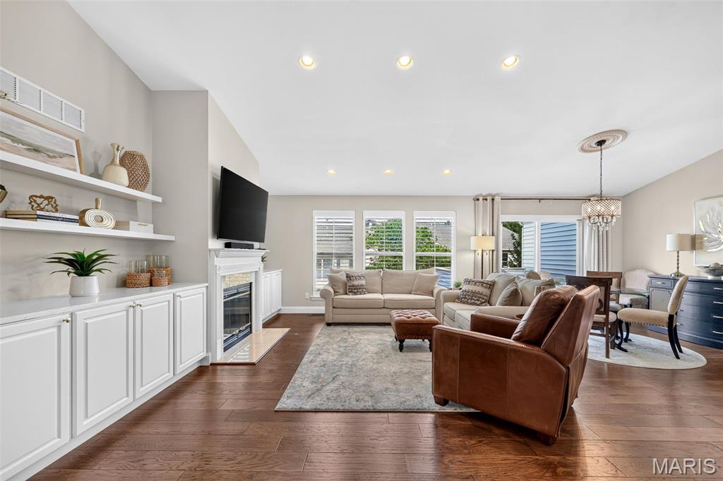 Villas At Ladue Bluffs - Residential