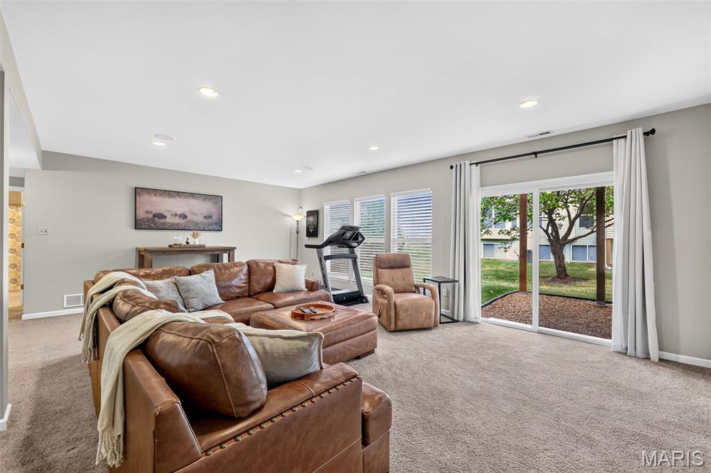 Villas At Ladue Bluffs - Residential