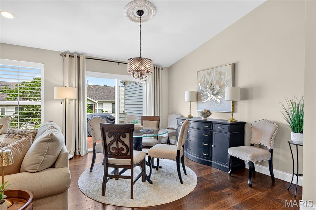 Villas At Ladue Bluffs - Residential