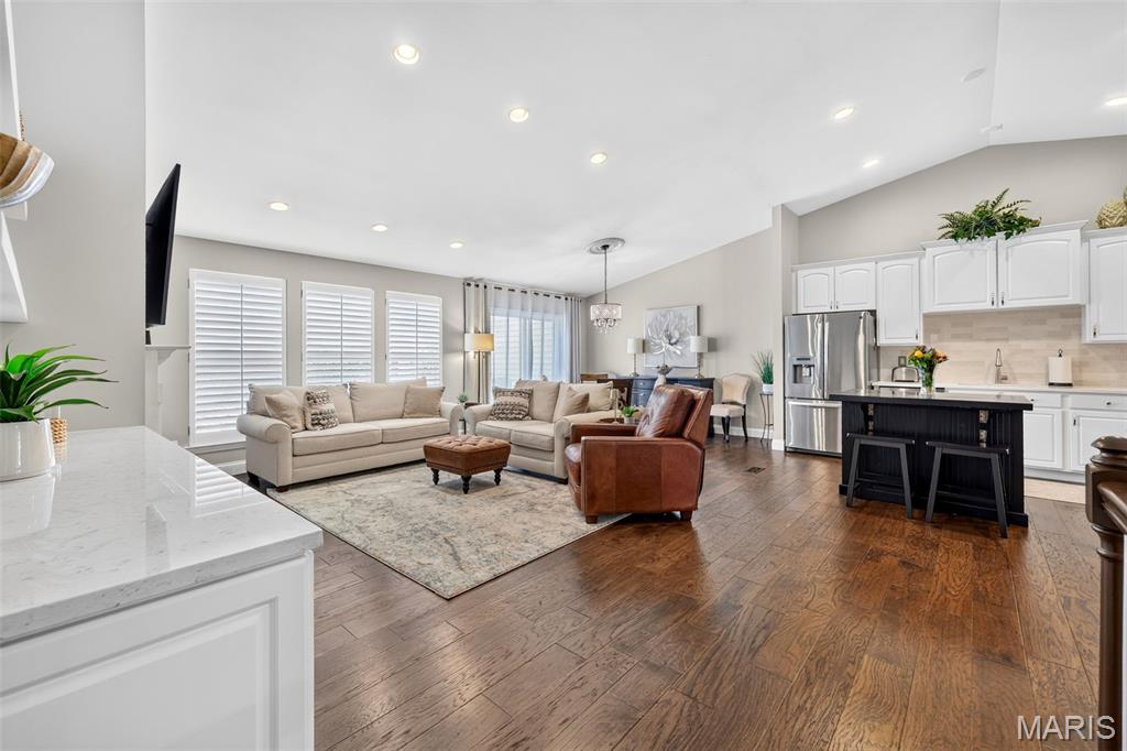 Villas At Ladue Bluffs - Residential