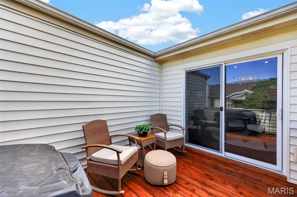Villas At Ladue Bluffs - Residential