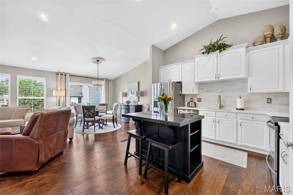 Villas At Ladue Bluffs - Residential