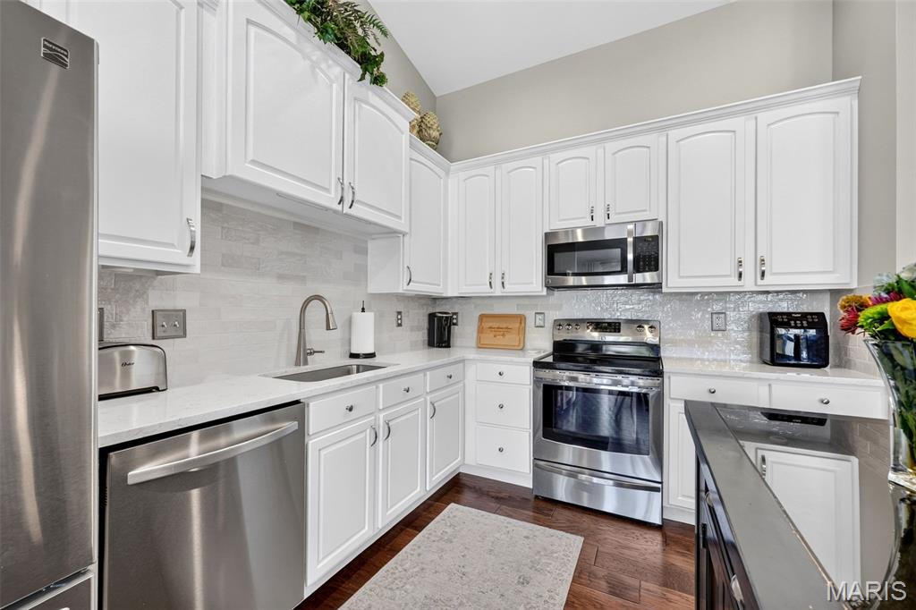 Villas At Ladue Bluffs - Residential