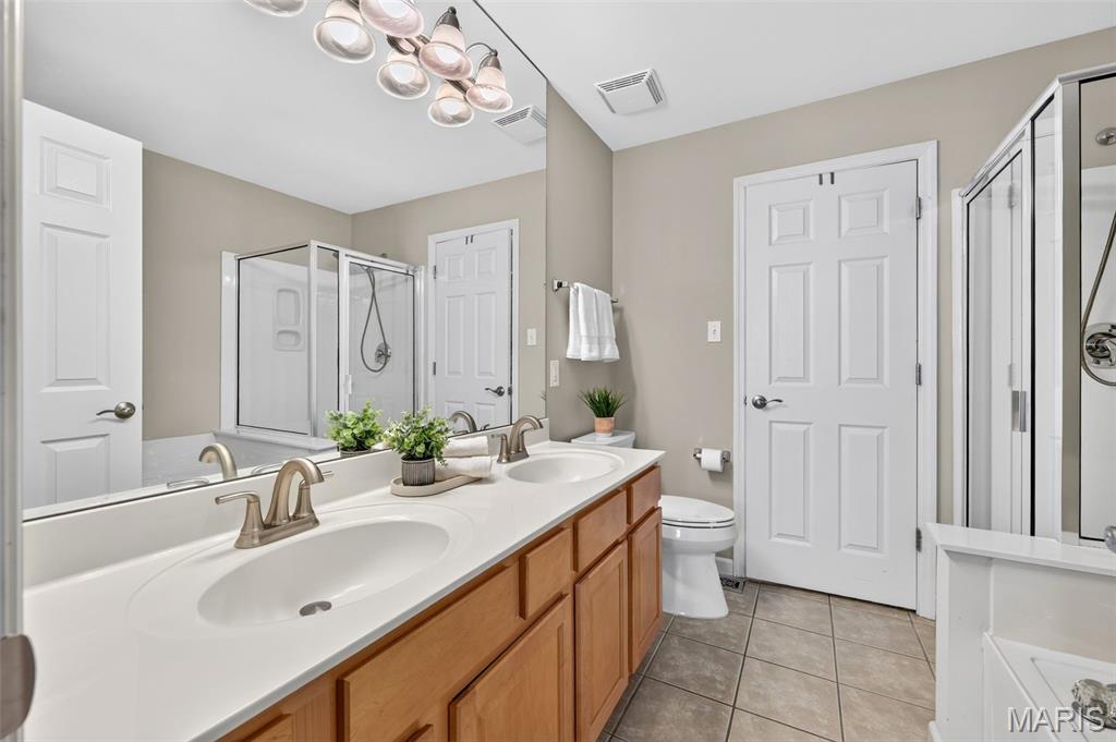 Villas At Ladue Bluffs - Residential