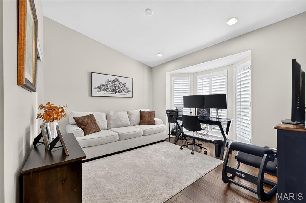 Villas At Ladue Bluffs - Residential
