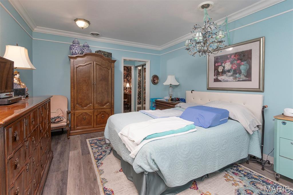 Lincoln Park Sub - Commercial Sale