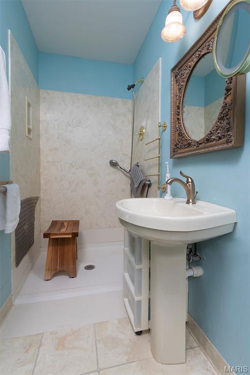 Lincoln Park Sub - Commercial Sale