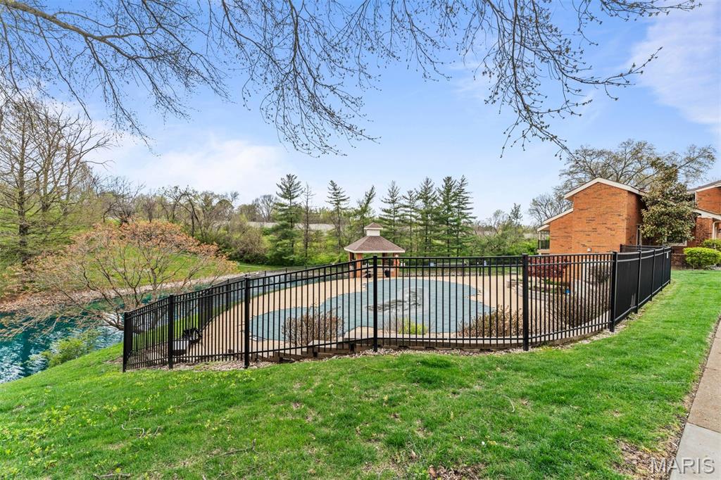 Greenbriar Condos - Residential Lease