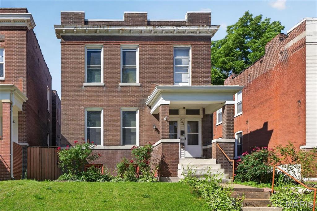 Fully furnished and packed with all the bells and whistles, this beautiful first-floor 2 bed, 1 bath unit is ready for its next tenant! Perfect for traveling professionals, this turnkey space offers comfortable and convenient living with stylish furnishings, blackout curtains, shared laundry in the basement, off-street parking, and private yard space. Nestled on a gorgeous tree-lined block with easy access to Highway 55, this location makes commuting a breeze while still offering neighborhood charm. Flexible lease terms available, including mid-term or 1+ year options. Garage space is available for an additional $100/month added to the rent. Fill out an application today and make this amazing space yours!