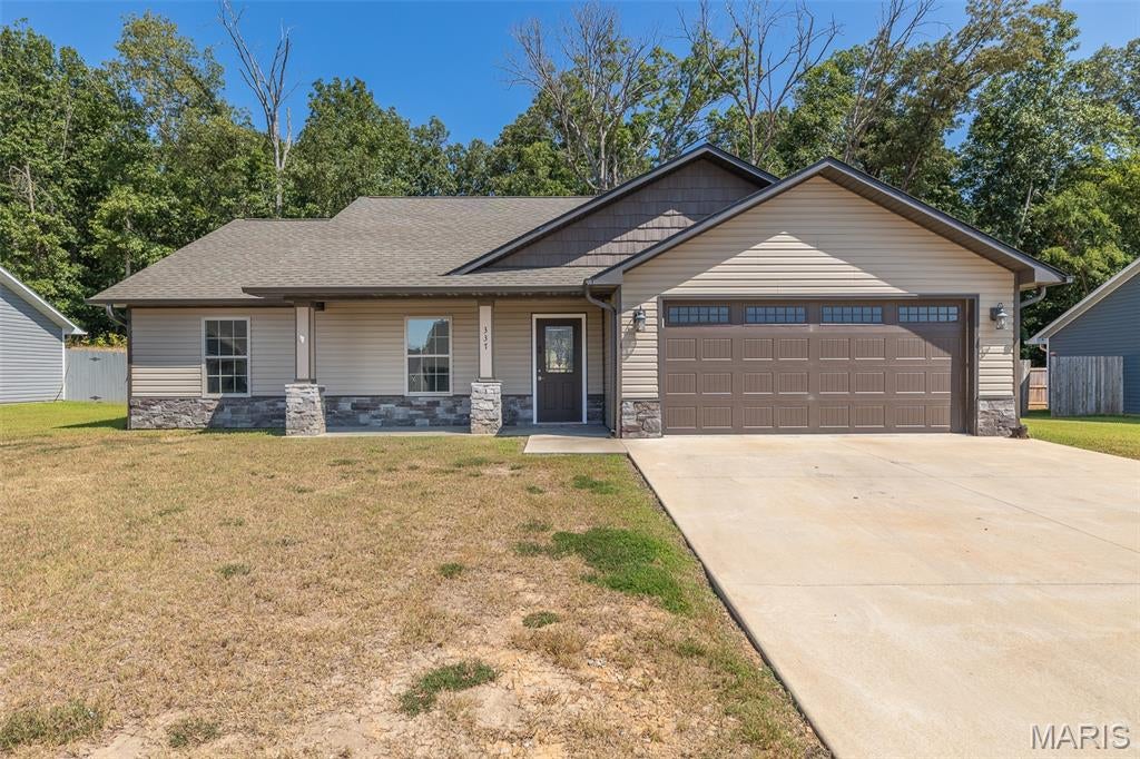 Very nice 3 bedroom 2 bath  with vaulted great room , great kitchen with stainless appliances and sharp cabinets with island, primary bedroom has large walk in closet, step out of great room on to covered patio or into the 2 car garage