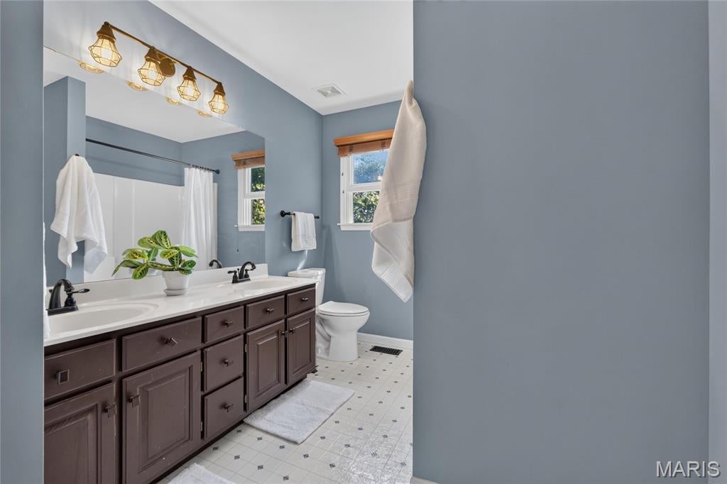 Country Pointe Estate - Residential