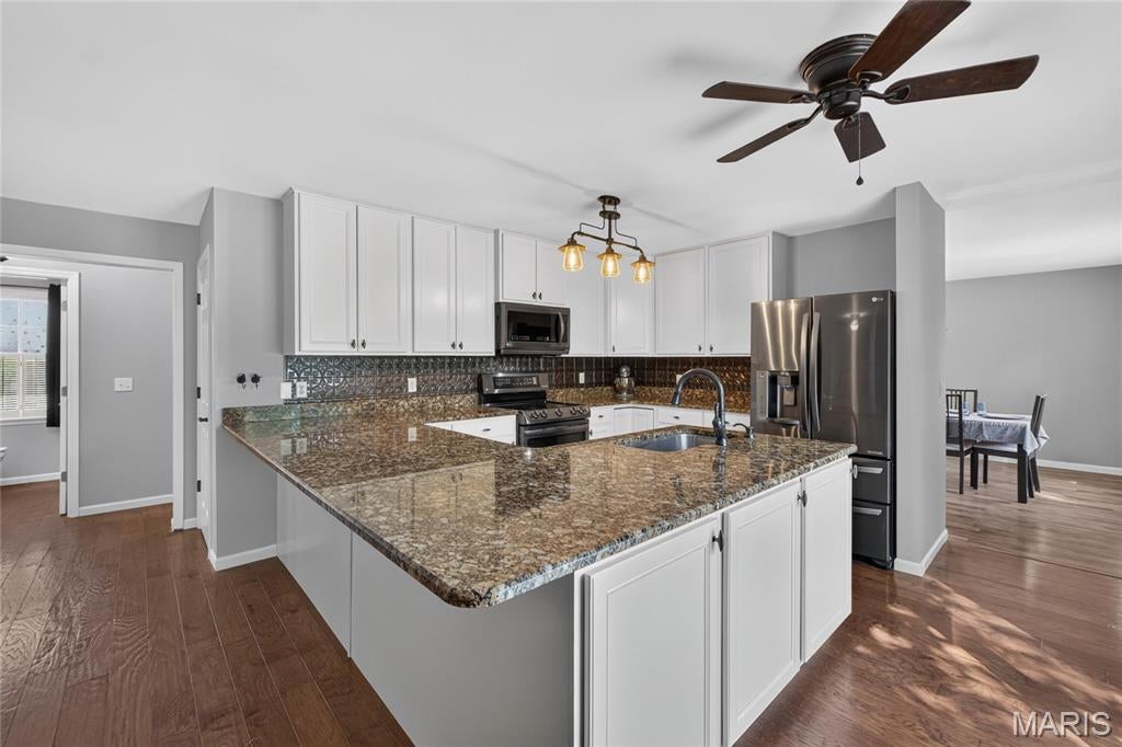 Country Pointe Estate - Residential