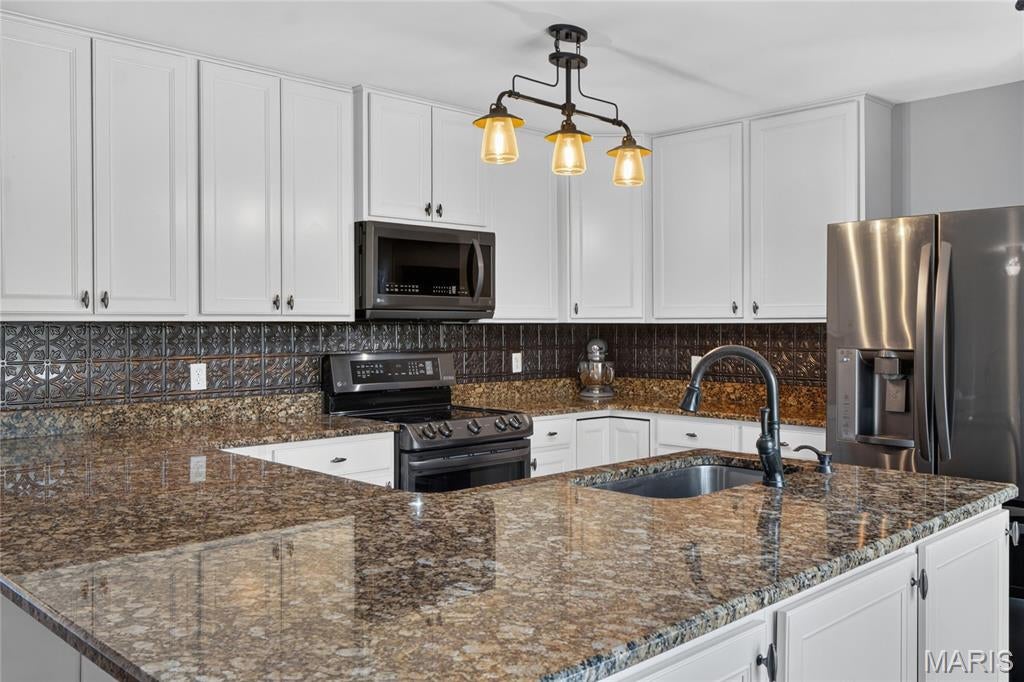 Country Pointe Estate - Residential