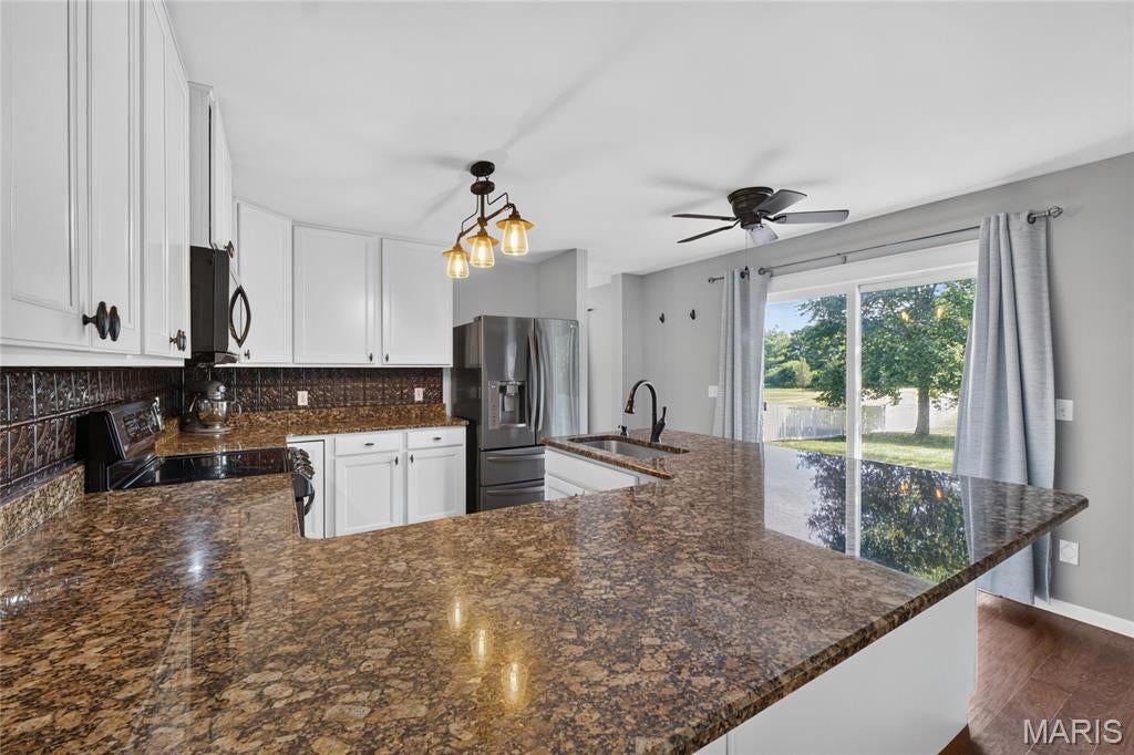 Country Pointe Estate - Residential
