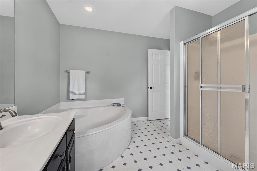Country Pointe Estate - Residential