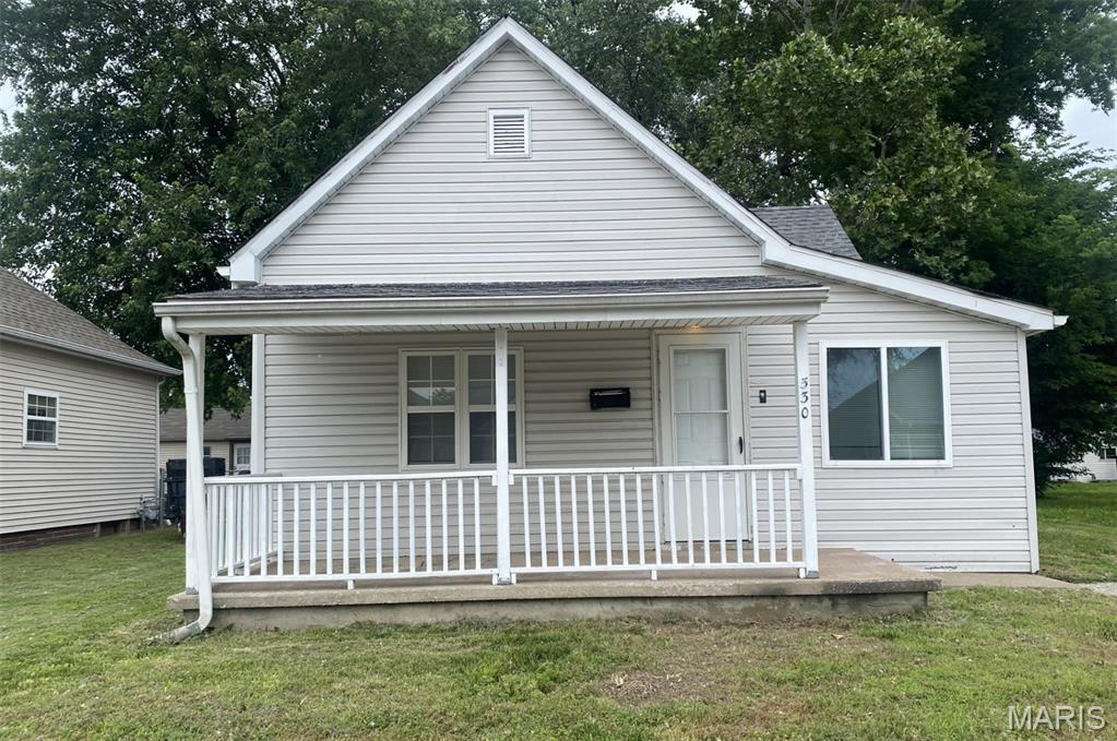 3 bedroom, 1 bath, move in ready bungalow! Includes Stainless kitchen appliances (gas range, refrigerator and microwave). Main floor laundry, covered front porch to enjoy your morning coffee, off street parking. Furnace new in 2025