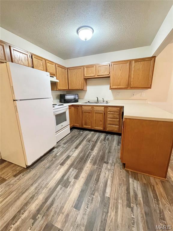 PINETREE ESTATES - Residential Lease