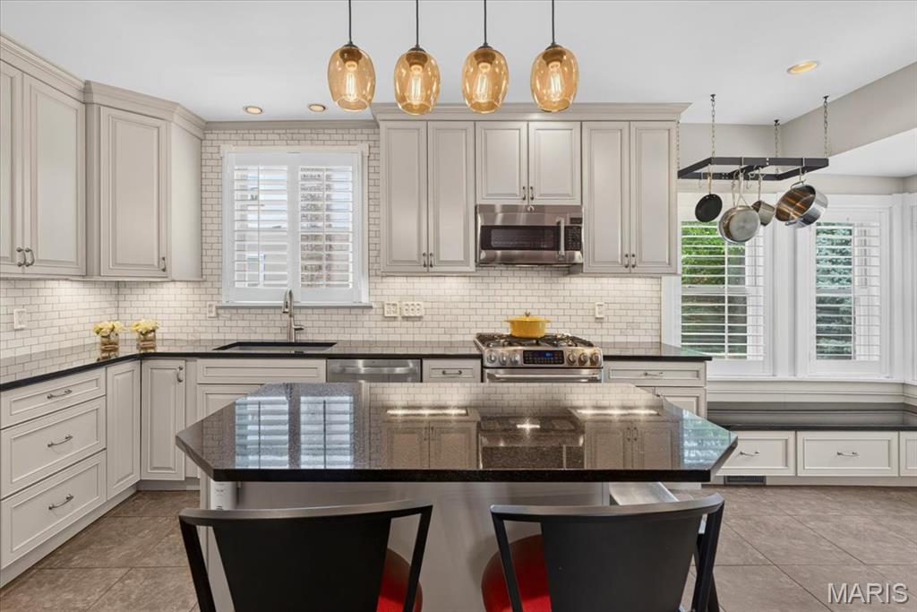 Tuxedo Park - Residential