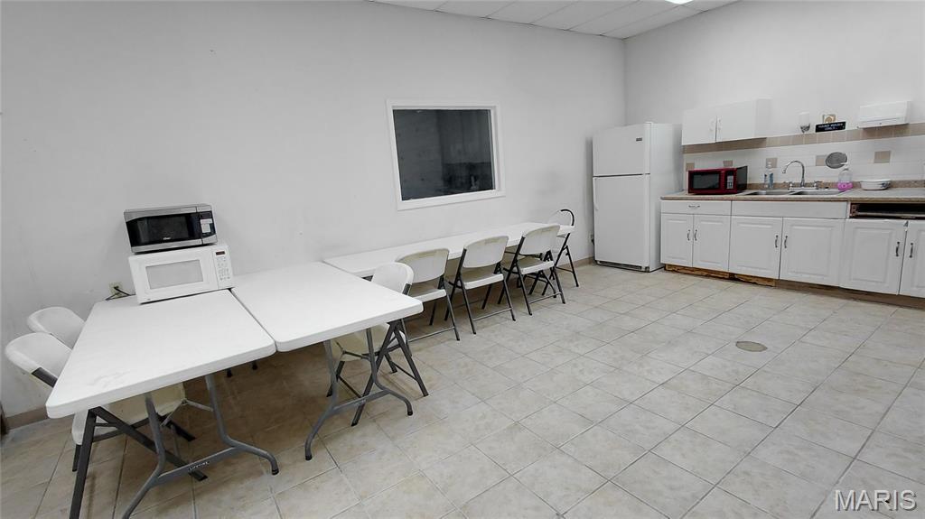 Page Indust Center - Commercial Sale