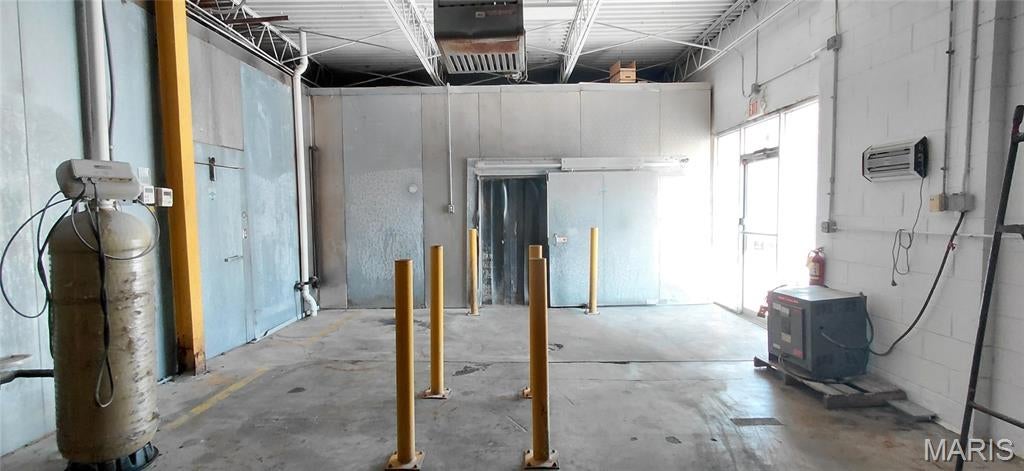 Page Indust Center - Commercial Sale
