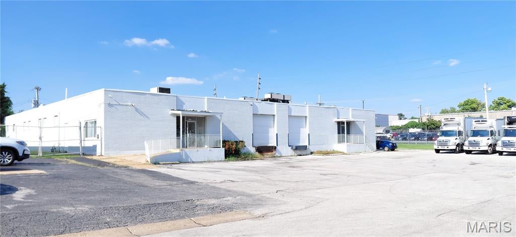 Page Indust Center - Commercial Sale