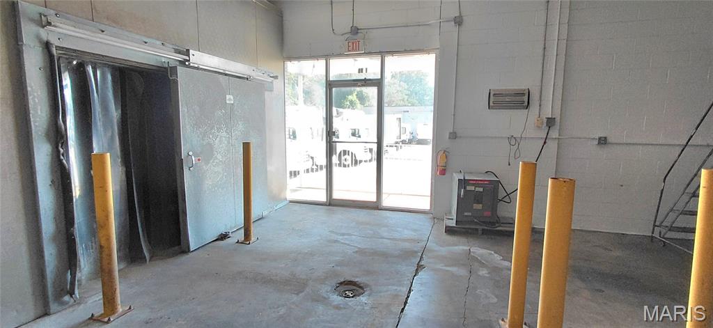 Page Indust Center - Commercial Sale