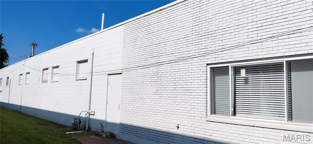 Page Indust Center - Commercial Sale