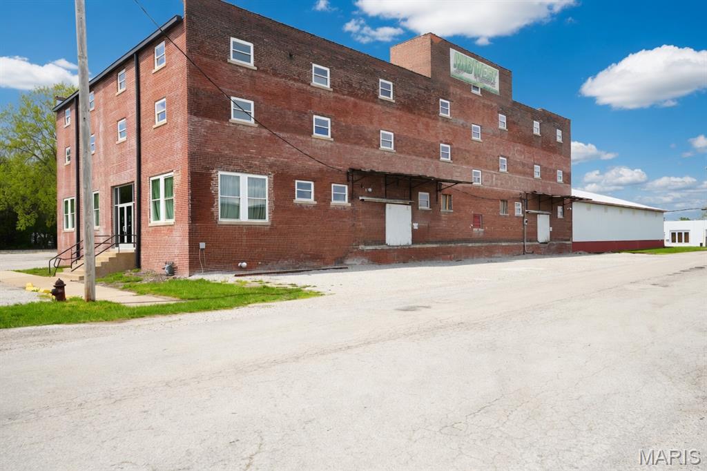 City/Litchfield - Commercial Sale