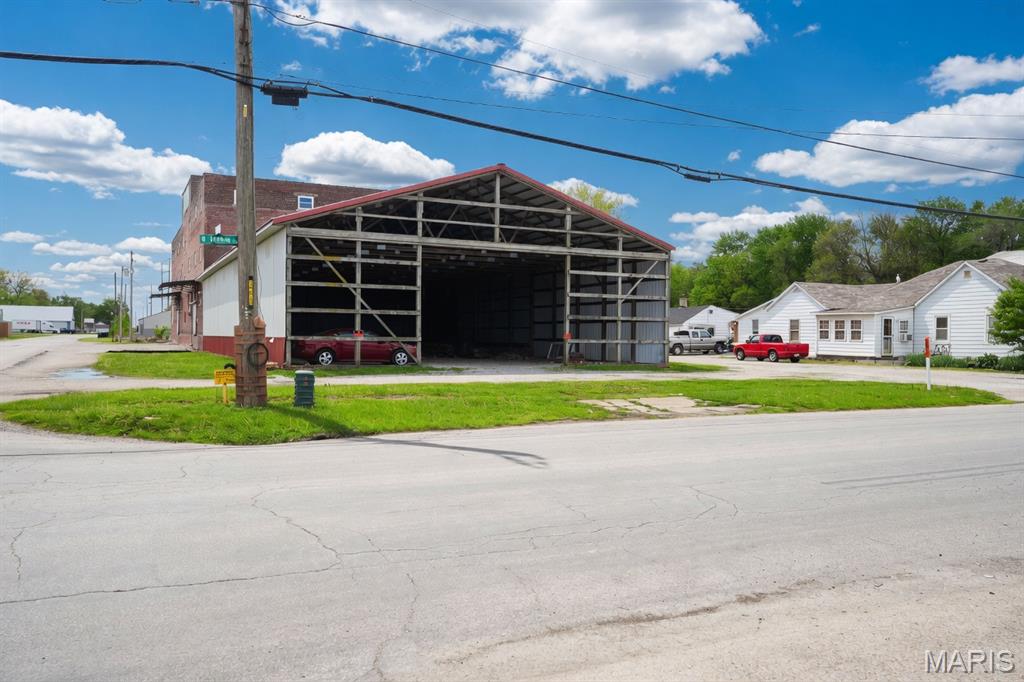 City/Litchfield - Commercial Sale