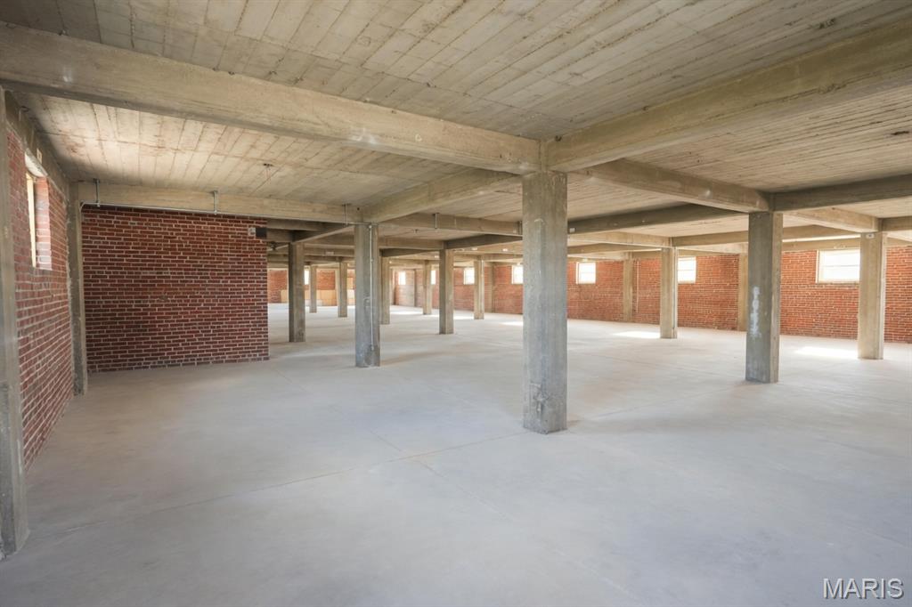 City/Litchfield - Commercial Sale
