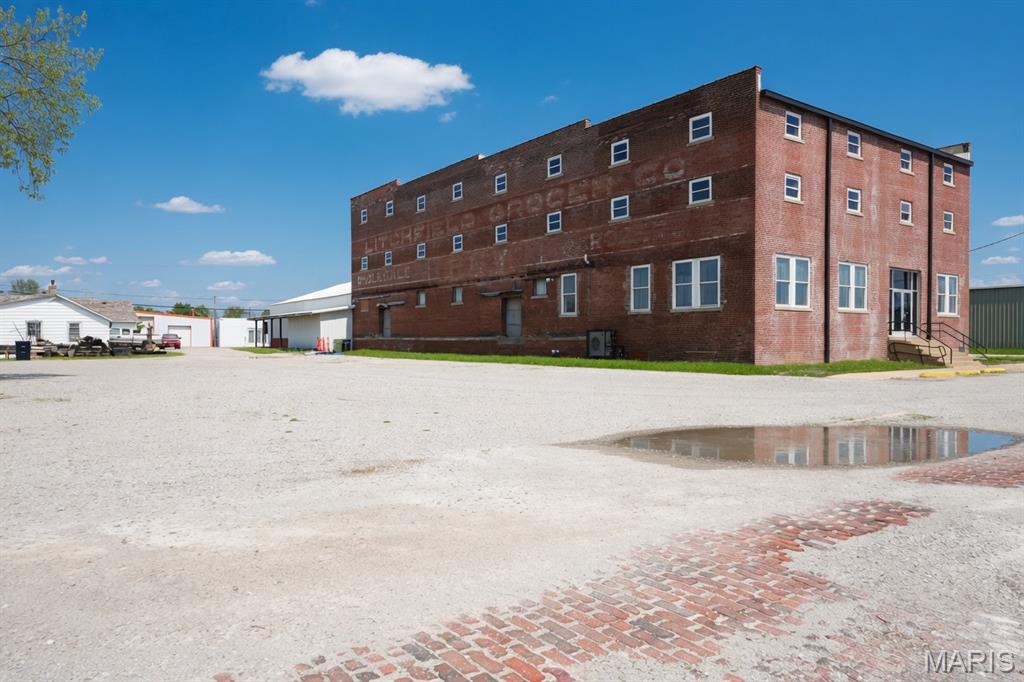 City/Litchfield - Commercial Sale